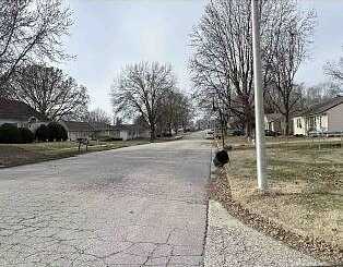 Broadway, HIGGINSVILLE, MO 64037