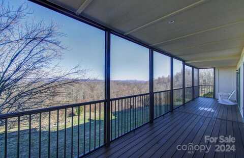 301 Fleetwood Plaza, Hendersonville, NC 28739