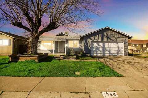 1746 Hall St, Marysville, CA 95901