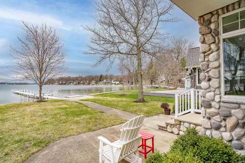 522 E Clear Lake Drive, Fremont, IN 46737