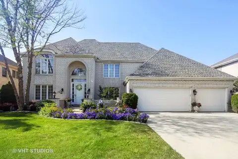 Naples, WOODRIDGE, IL 60517