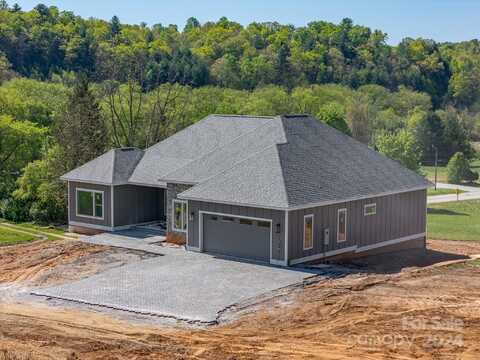 410 Turnpike Road, Mills River, NC 28759