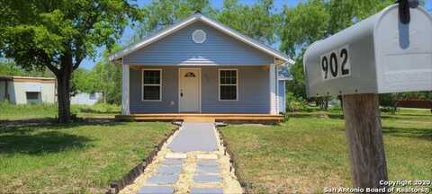 902 Burleson Street, George West, TX 78022