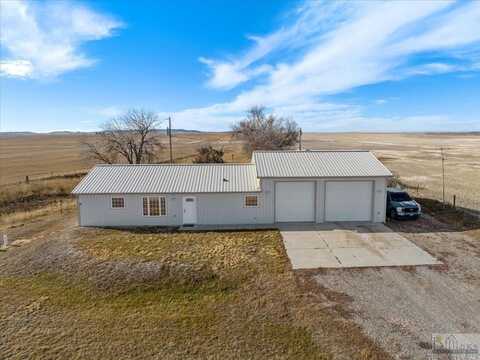 1242 Davis Rd, Hardin, MT 59034