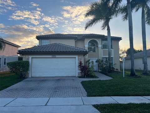 1072 NW 139th Ter, Pembroke Pines, FL 33028