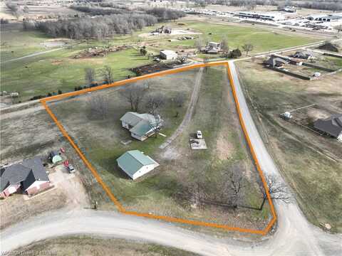 21703 Smokey LN, Howe, OK 74940