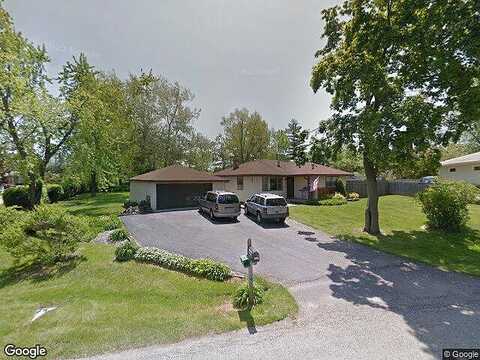 Pinecrest, LINDENHURST, IL 60046