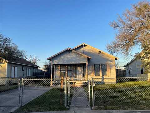 207 E 5th Street, Bishop, TX 78343