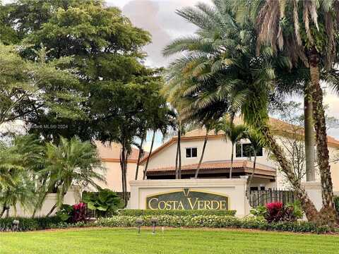 9929 NW 29th Ter, Doral, FL 33172