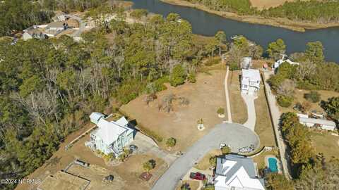 111 Key West Lane, Newport, NC 28570