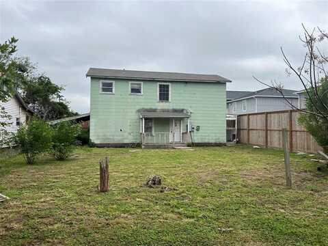 512 N Alamo Street, Refugio, TX 78377