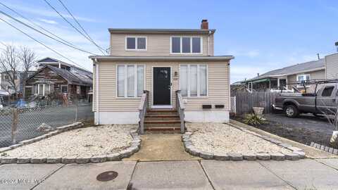 320 Lincoln Avenue, Seaside Heights, NJ 08751