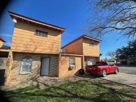 112 E Beasley Street, Hebbronville, TX 78361