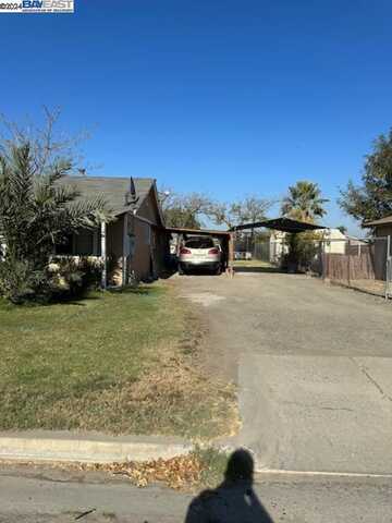 25368 W Tuft Ave, Tranquillity, CA 93668