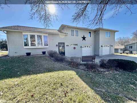 201 Fairway Dr, Clear Lake, IA 50428