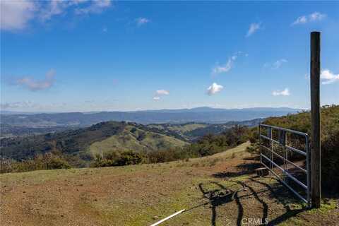 13730 Falcon Road, Atascadero, CA 93422