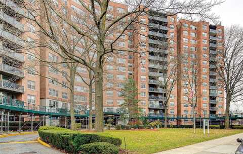 61-20 E Grand Central Parkway, Forest Hills, NY 11375