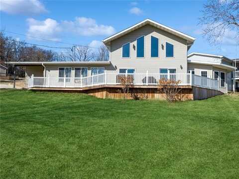 107 Crabtree Road, Montezuma, IA 50171