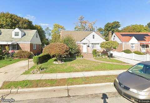 Circle, HEMPSTEAD, NY 11550