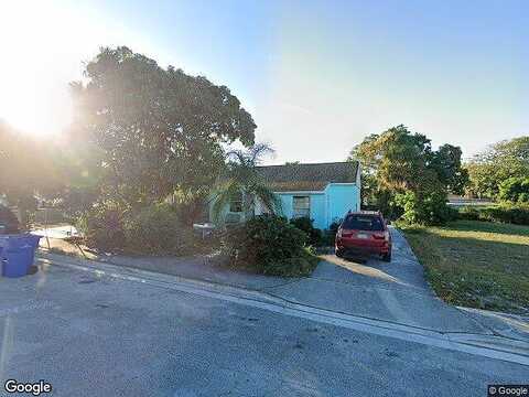 4Th, RIVIERA BEACH, FL 33404