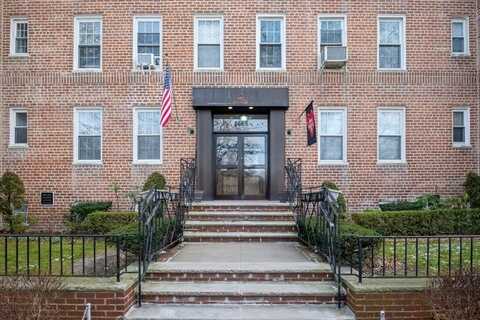 6665 Colonial Road, Brooklyn, NY 11220