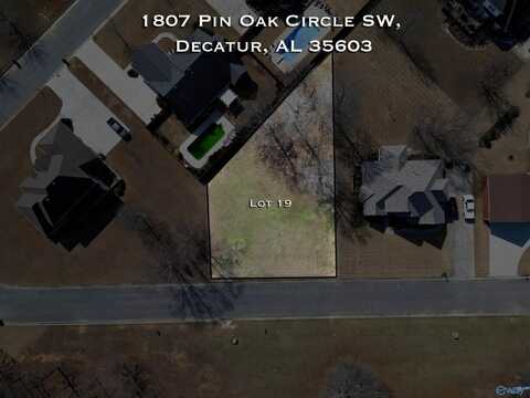 1807 Pin Oak Circle SW, Decatur, AL 35601