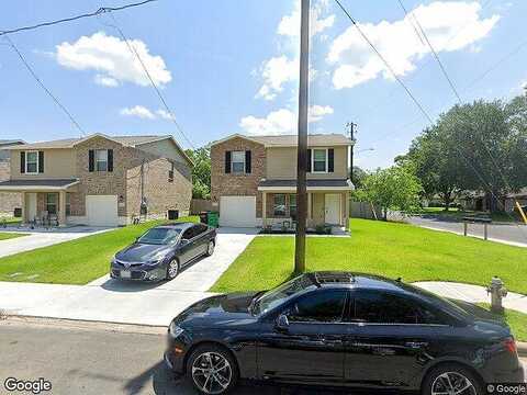 Barcelona Way, BAYTOWN, TX 77520