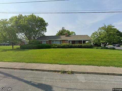 Hillcrest Road, New Holland, PA 17557