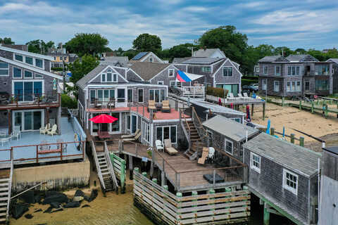 Commercial, PROVINCETOWN, MA 02657