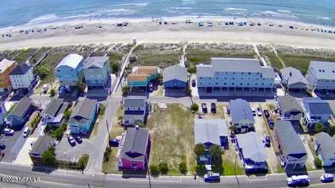 703 Lake Park Boulevard S, Carolina Beach, NC 28428