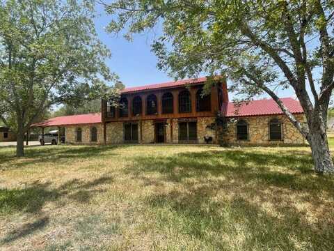 610 W Kohler St, Hebbronville, TX 78361