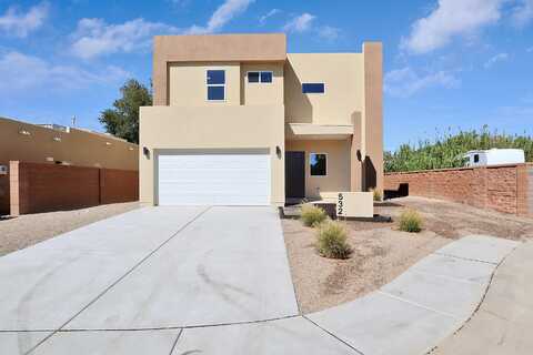 532 Bright Way NW, Albuquerque, NM 87105