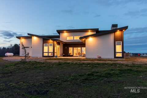 6657 S Whitley Dr, Fruitland, ID 83619