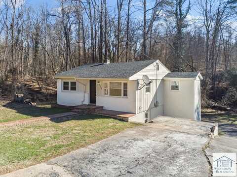 1115 Drewery Rd, Martinsville, VA 24112