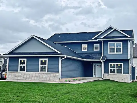4876 South 34th St, Greenfield, WI 53221