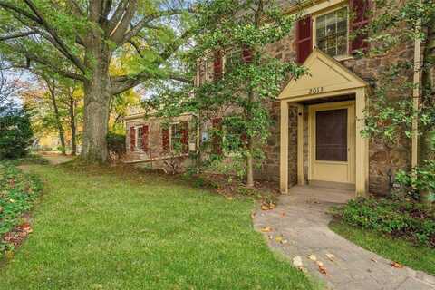 2013 Murdstone Rd, Upper Saint Clair, PA 15241