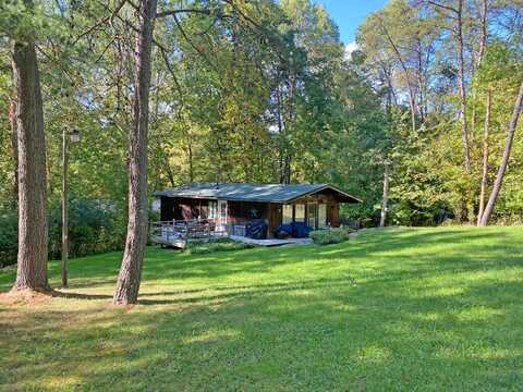 288 Tillamook Lane, Hide A Way Hills, OH 43107