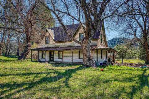 389 Middlefork Rd, Garden Valley, ID 83622