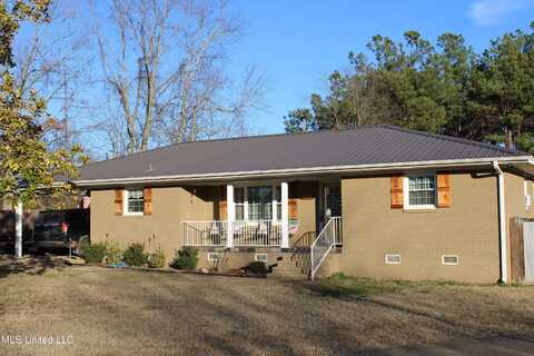 747 Cox Avenue, Holly Springs, MS 38635