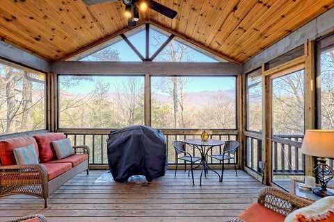 377 Country Hill Road, Hiawassee, GA 30546