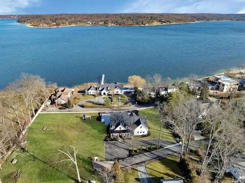 454 Centre Island Road, Island Park, NY 11771