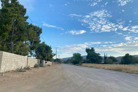 36Th, PALMDALE, CA 93551