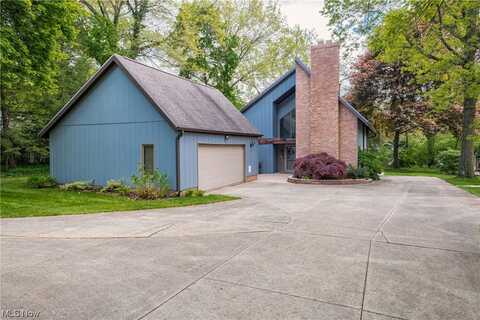 3300 Fulton Drive NW, Canton, OH 44718
