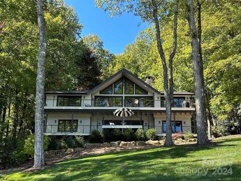 843 North Club Boulevard, Lake Toxaway, NC 28747