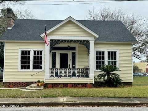 4230 Robinson Avenue, Moss Point, MS 39563