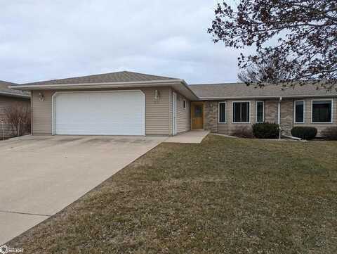 2111 14th Avenue N, Clear Lake, IA 50428