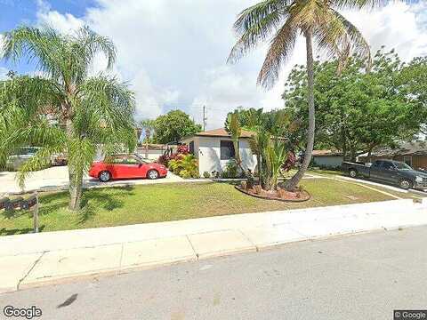 Pine, Lake Worth, FL 33460