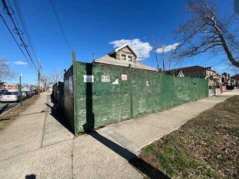 1537 East 98th Street, Brooklyn, NY 11236