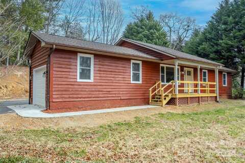 105 Hunters Field Lane, Mills River, NC 28759