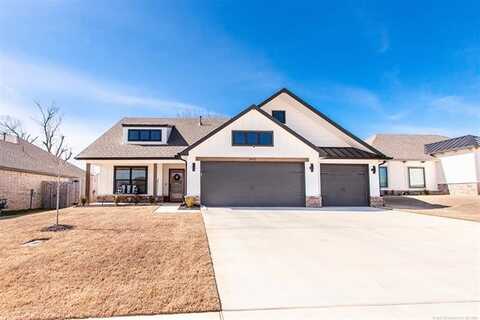 8910 N 73 East Place, Owasso, OK 74055